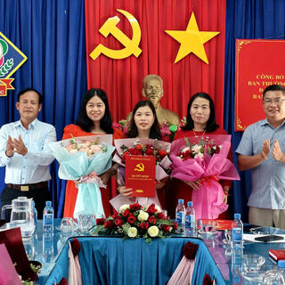 <a href="/dang-doan-the" title="Đảng, Đoàn thể" rel="dofollow">Hoạt động của Đảng ủy - UBMTTQVN và các Tổ chức Chính trị</a>